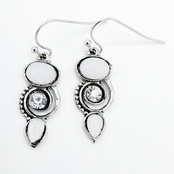 Definitely Della Jewelry - Boho chic festival fashion vintage style dangle earrings